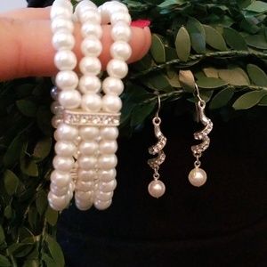 Bracelet and earrings
